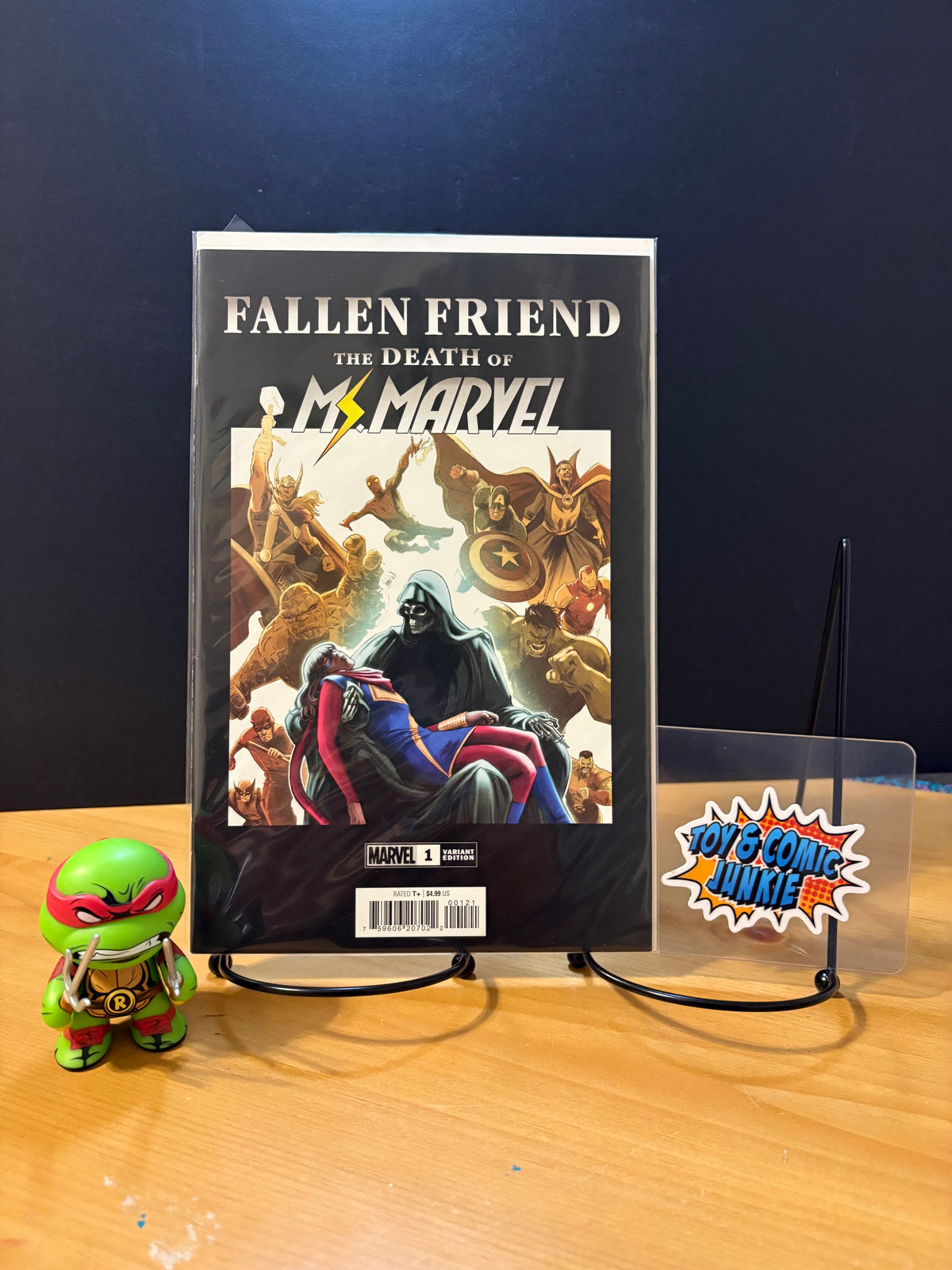 Fallen Friends Fallen Friend: The Death of Ms. Marvel #1b – Toy and Comic Junkie